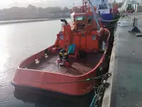 Tàu kéo để bán