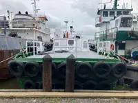 Tàu chở thủy thủ đoàn để bán