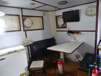 Tàu kéo để bán