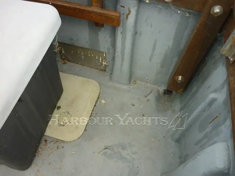 Tàu kéo lưới để bán
