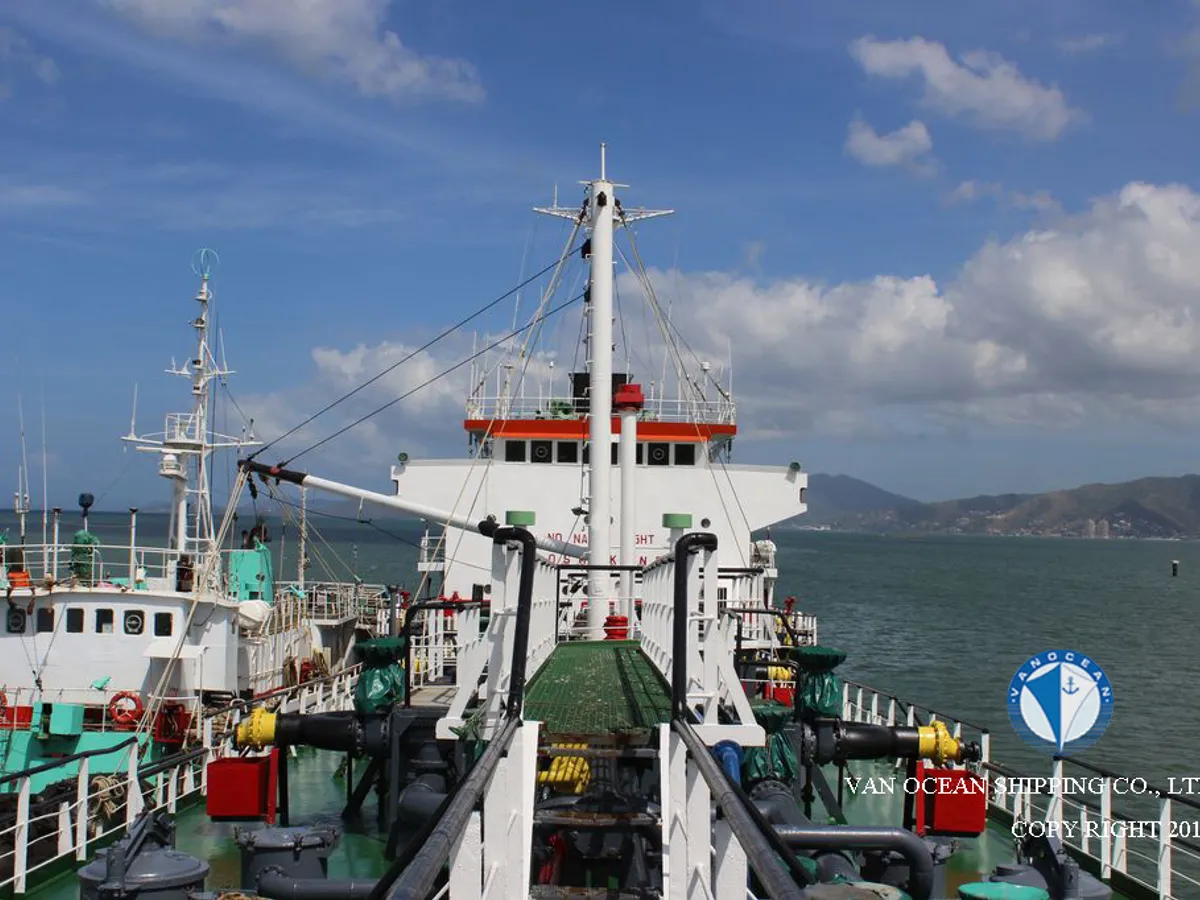 Tàu chở dầu/hóa chất để bán