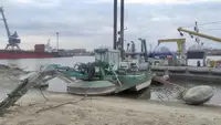 Tàu nạo vét để bán