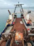 Tàu kéo lưới để bán