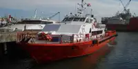 Tàu chở thủy thủ đoàn để bán