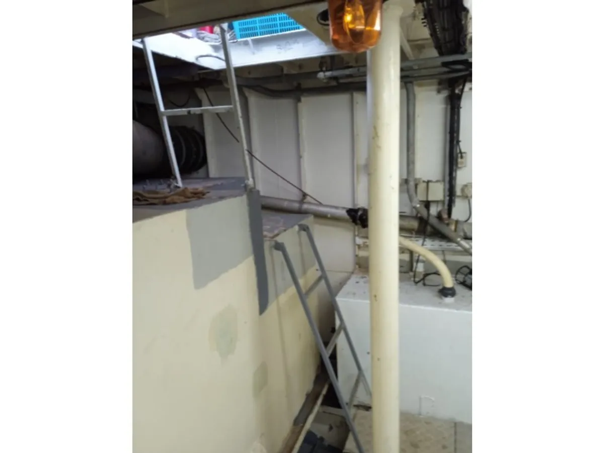 Tàu chở khách để bán