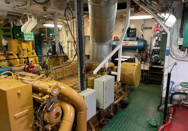 Tàu kéo để bán
