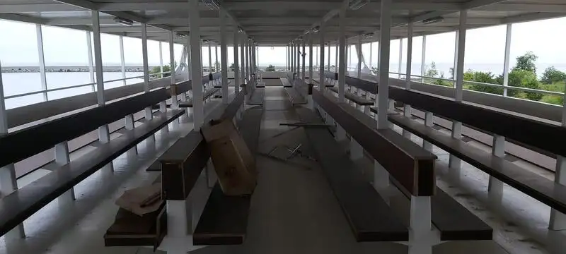 Tàu du lịch để bán