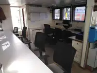 Tàu khảo sát để bán