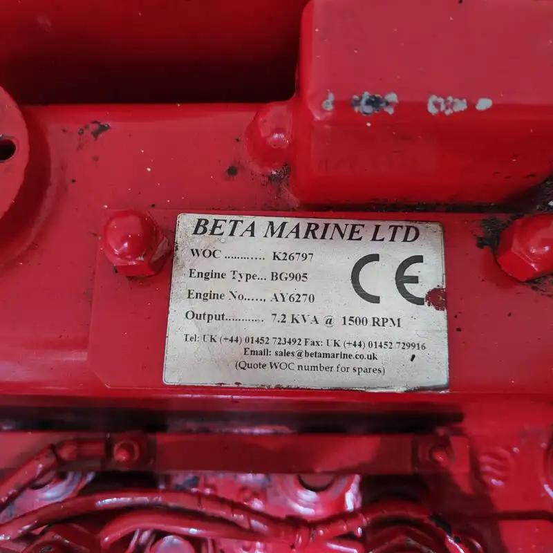 Tàu du lịch để bán