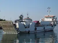 Tàu container để bán