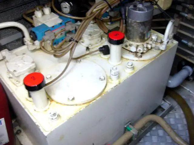 Tàu khảo sát để bán