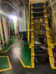 Tàu cung cấp để bán