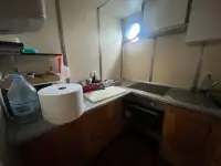 Tàu làm việc để bán