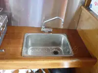 Tàu kéo lưới để bán
