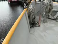 Tàu kéo lưới để bán
