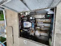 Tàu làm việc để bán