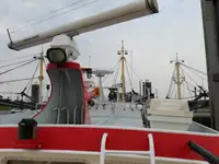 Tàu kéo lưới để bán