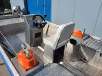 Thuyền làm việc rao bán
