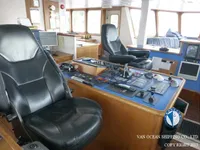 Tàu kéo lưới để bán