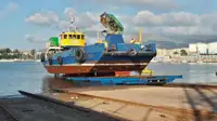 Tàu làm việc để bán