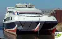 Tàu du lịch để bán