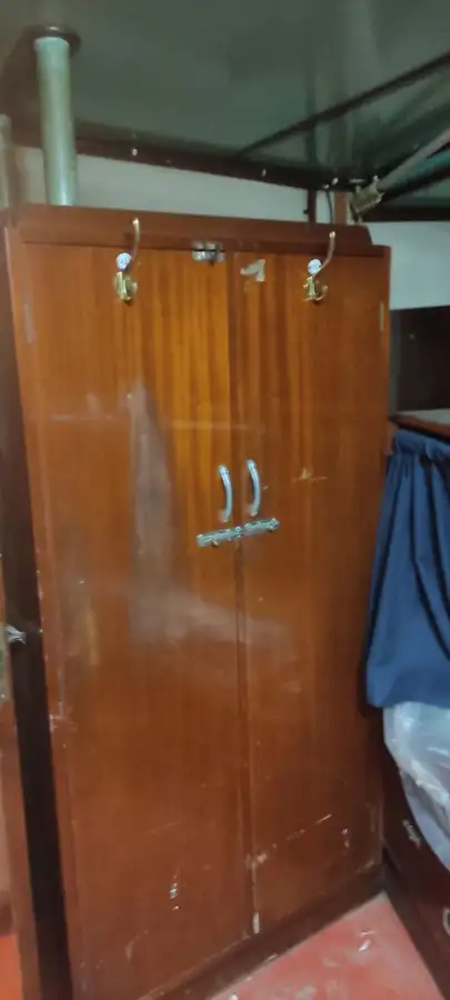Tàu kéo để bán