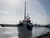 Tàu đánh cá để bán