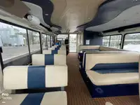 Tàu du lịch để bán