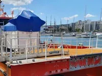 Tàu làm việc để bán