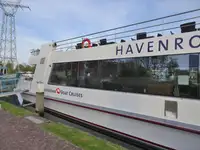 Tàu chở khách để bán