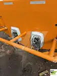 Tàu làm việc để bán