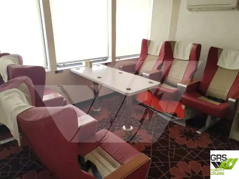 Tàu chở khách để bán