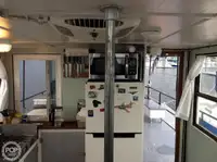Tàu kéo để bán