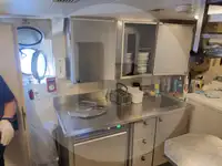 Tàu hỗ trợ lặn để bán