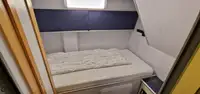Tàu cứu hộ để bán