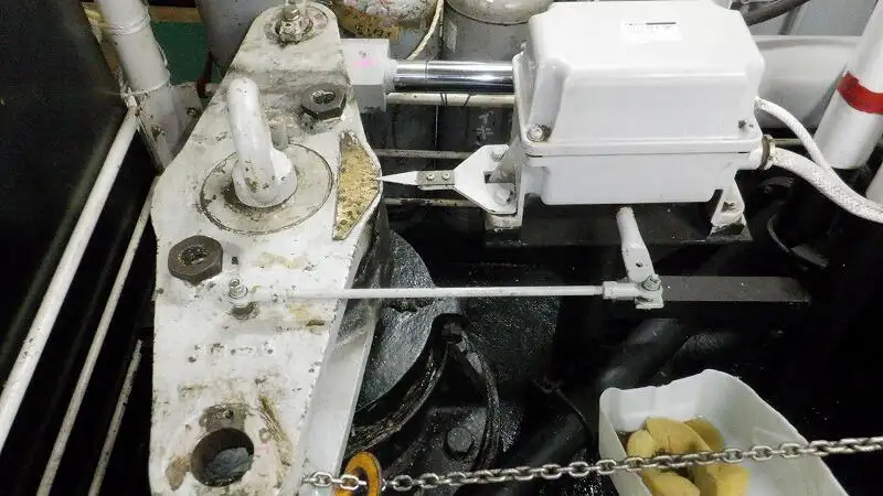 Tàu câu dài để bán