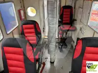 Tàu làm việc để bán