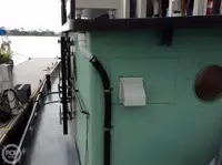 Tàu kéo để bán