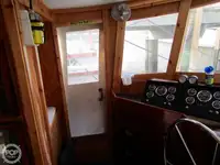 Tàu kéo lưới để bán