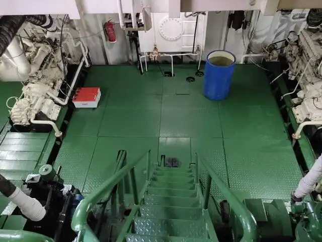 Tàu đổ bộ, chở hàng để bán