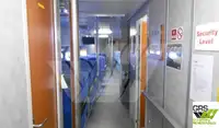Tàu chở thủy thủ đoàn để bán