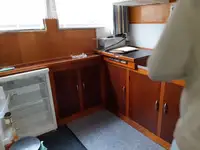 Tàu kéo lưới để bán