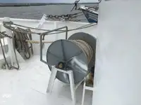 Tàu kéo lưới để bán
