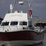Tàu làm việc để bán