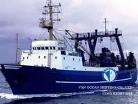 Tàu kéo lưới để bán