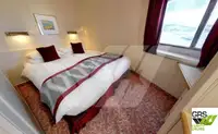 Tàu du lịch để bán