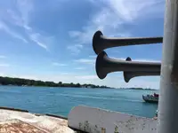 Tàu kéo để bán