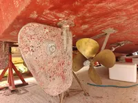 Tàu làm việc để bán