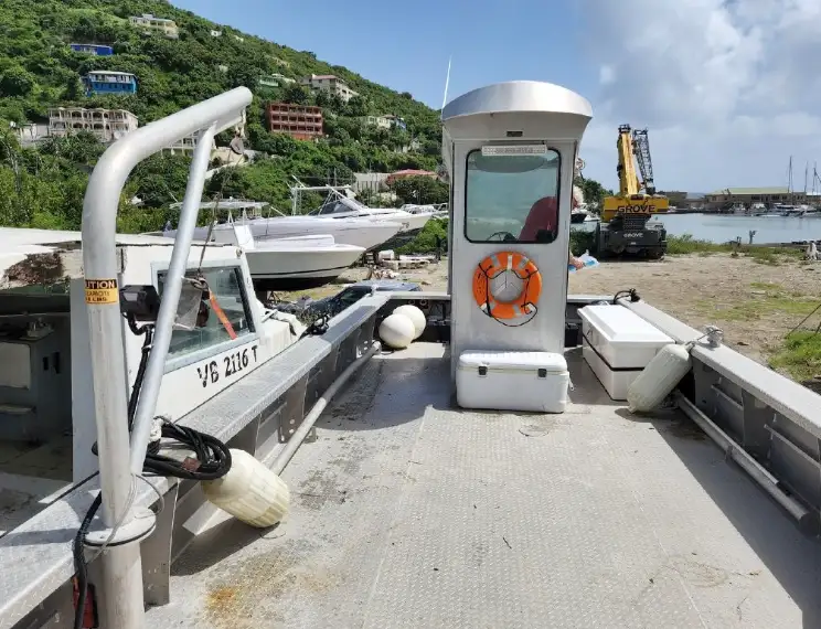 Tàu đổ bộ, chở hàng để bán