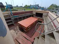 Tàu phà để bán